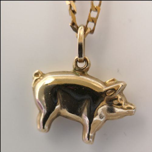 9ct Gold 18” Necklace and Pig Pendant and Matching Earrings Set 3.74g