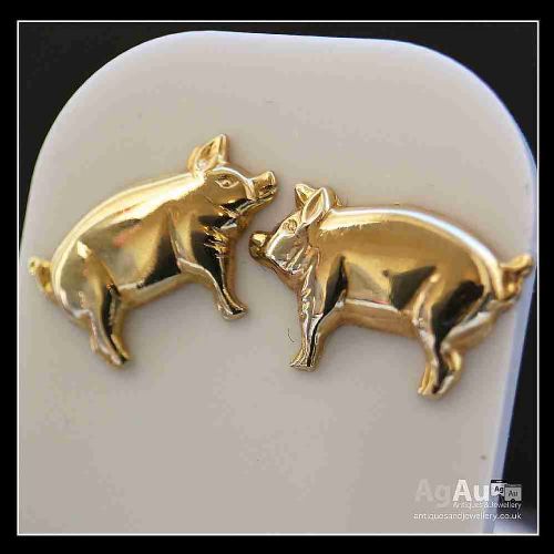 fig 1. 9ct Gold 18” Necklace And Pig Pendant And Matching Earrings Set 3.74g