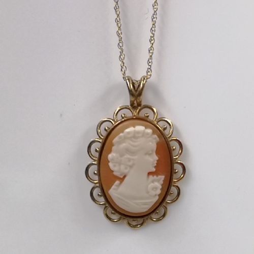 9ct Gold Victorian Cameo Pendant Necklace