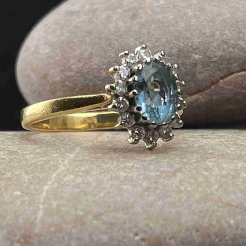 fig 1. 18ct Gold Diamond and Aquamarine Ring