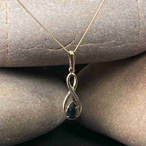 9ct Gold Sapphire Pendant Necklace
