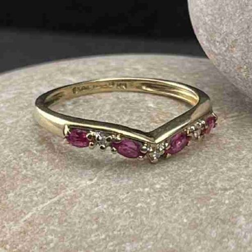9ct Gold Ruby & Diamond Ring