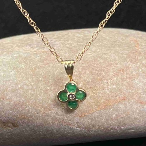 9ct Gold Emerald Clover & Diamond Pendant Necklace
