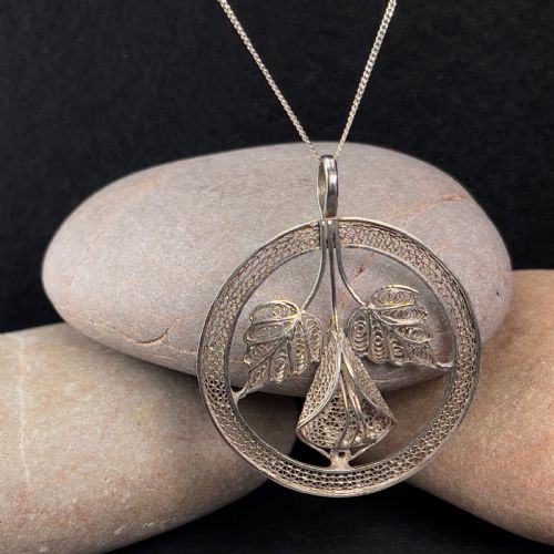 Antique Art Deco Floral & Leaf Silver Round Lace Pendant Necklace