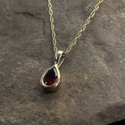 9ct Gold Pear Drop Garnet Pendant Necklace
