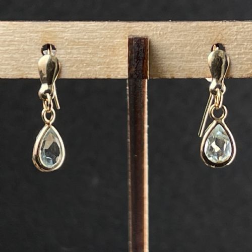 9ct Gold Pear Drop Blue Topaz Dangly Earrings
