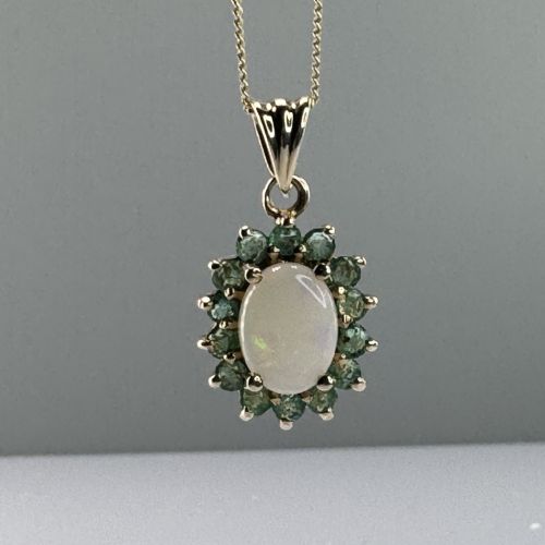 9ct Gold Opal & Emerald Cluster Pendant Necklace