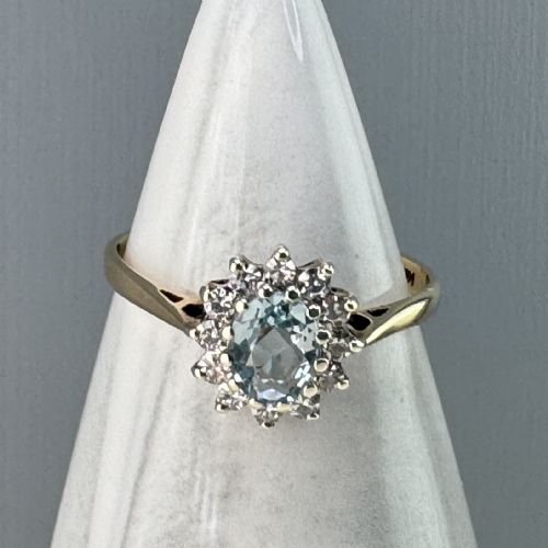 9ct Gold Aquamarine & Diamond Cluster Ring