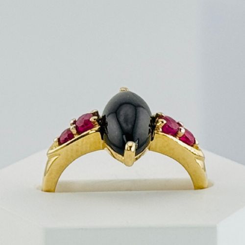 fig 1. 9ct Gold Onyx & Ruby Cluster Ring