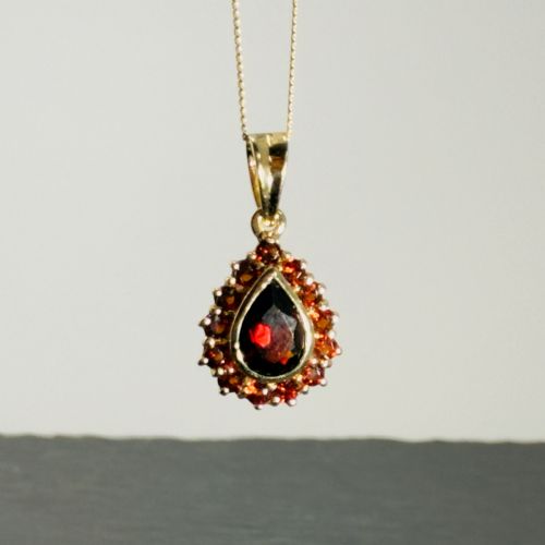 9ct Gold Pear Cut Garnet Cluster Pendant Necklace