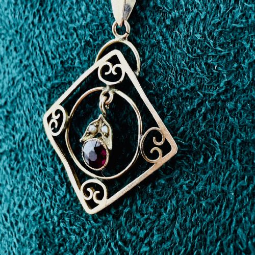 fig 1. 9ct Gold Edwardian Ruby and Seed Pearls Pendant Necklace