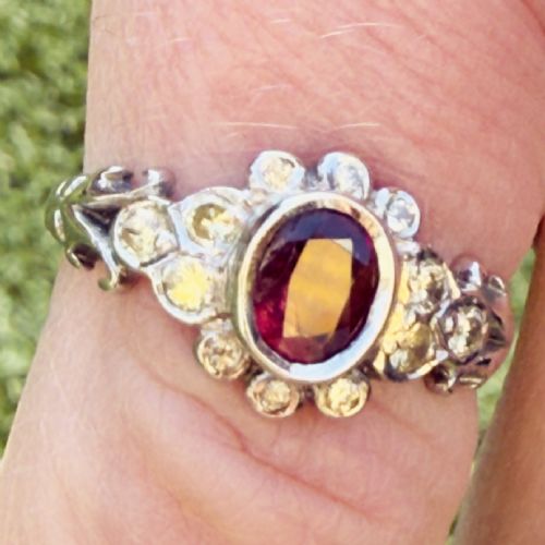 18CT WHITE GOLD RUBY AND DIAMOND CLUSTER RING - ADDITIONAL PHOTO 1