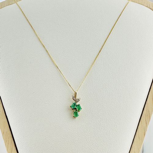 fig 1. 9ct Gold Emerald and Diamond Pendant Necklace