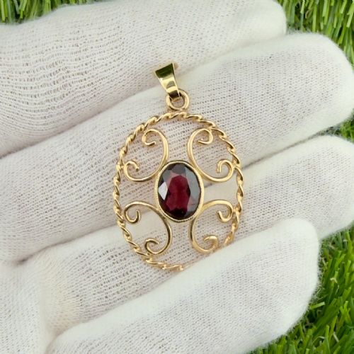 9ct Gold Mid-century Arts & Crafts Oval Cut Garnet Pendant