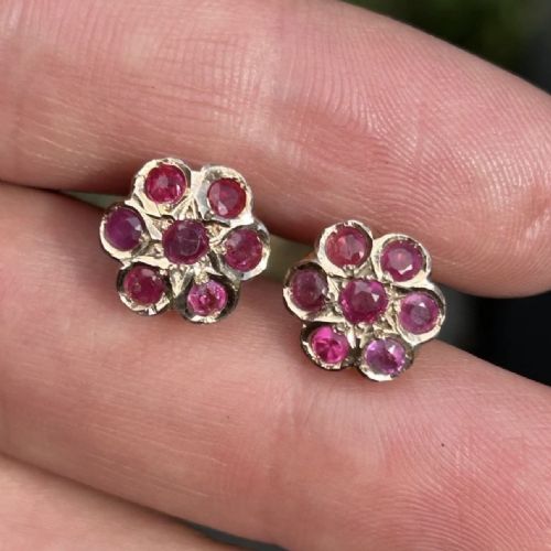 18ct Gold Ruby Flower Cluster Stud Earrings