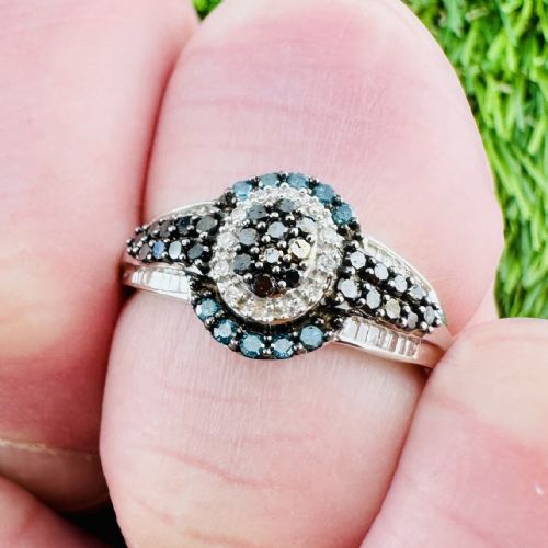 fig 1. 9ct White Gold Vintage Blue and White Natural Diamond (1.00ct) Cluster Ring
