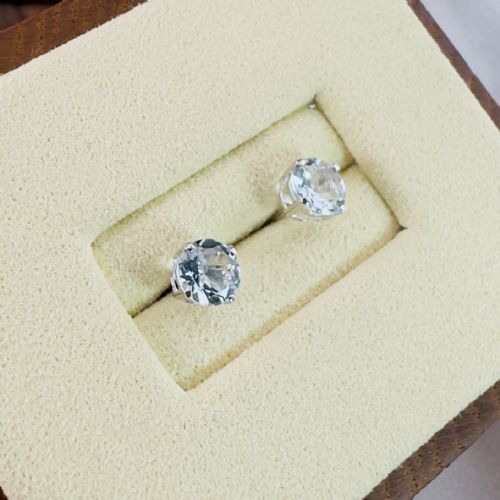 14ct White Gold Aquamarine Stud Earrings