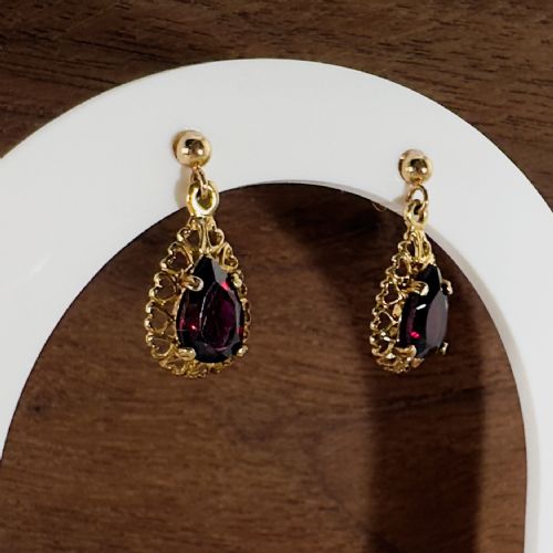 9CT GOLD VINTAGE PEAR CUT GARNET DROP DANGLY STUD EARRINGS - ADDITIONAL PHOTO 4