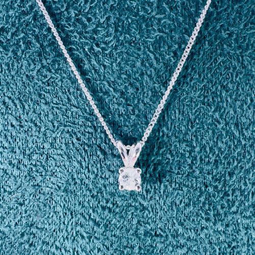 9CT WHITE GOLD DIAMOND 010CT SOLITAIRE PENDANT NECKLACE - ADDITIONAL PHOTO 3