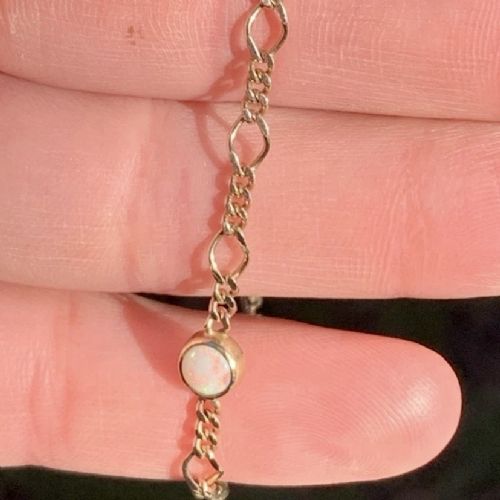 fig 1. 9ct Gold Vintage Trio Opal Bracelet