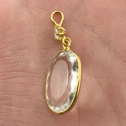 fig 1. 18ct Gold Large Oval Cut Aquamarine (7.00ct) and Diamond (0.20ct) Pendant
