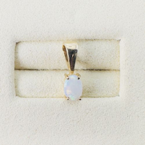 9CT GOLD OVAL CUT OPAL PENDANT - ADDITIONAL PHOTO 3