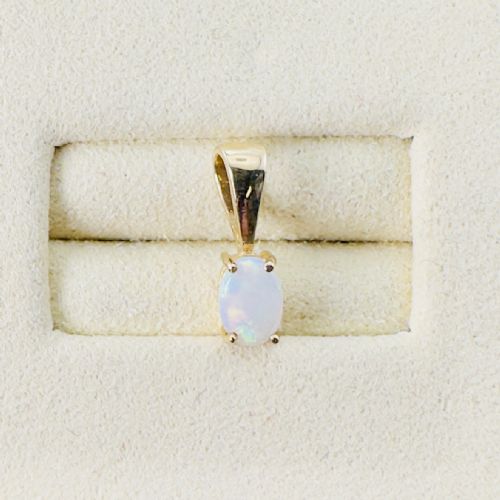 9CT GOLD OVAL CUT OPAL PENDANT - ADDITIONAL PHOTO 2