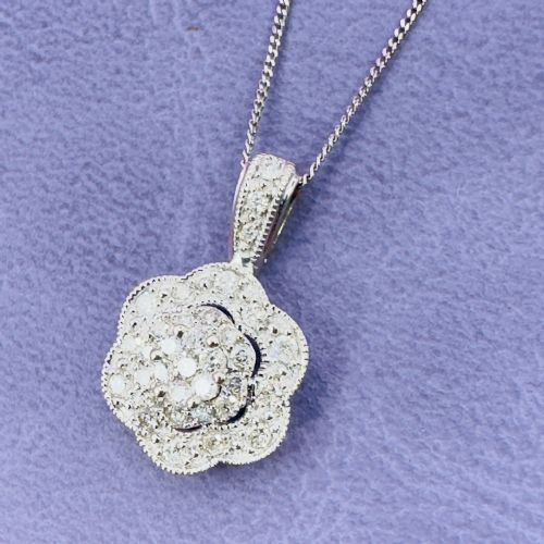 9CT WHITE GOLD DIAMOND 040CT DAISY CLUSTER PENDANT NECKLACE - ADDITIONAL PHOTO 1