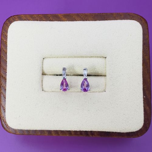 18CT WHITE GOLD PEAR CUT PINK SAPPHIRE AND TRAPEZOID CUT DIAMOND STUD EARRINGS - ADDITIONAL PHOTO 5