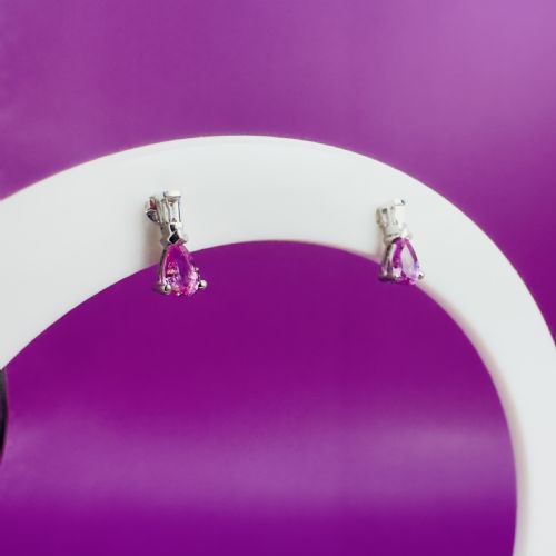 18CT WHITE GOLD PEAR CUT PINK SAPPHIRE AND TRAPEZOID CUT DIAMOND STUD EARRINGS - ADDITIONAL PHOTO 8