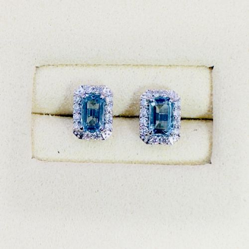 PLATINUM EMERALD CUT AQUAMARINE AND DIAMOND CLUSTER STUD EARRINGS - ADDITIONAL PHOTO 3