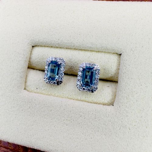 PLATINUM EMERALD CUT AQUAMARINE AND DIAMOND CLUSTER STUD EARRINGS - ADDITIONAL PHOTO 4
