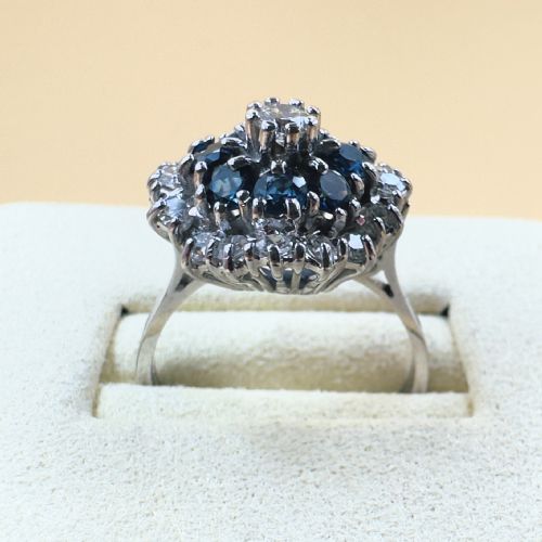 18CT WHITE GOLD DIAMOND 060CT AND SAPPHIRE CLUSTER RING - ADDITIONAL PHOTO 2