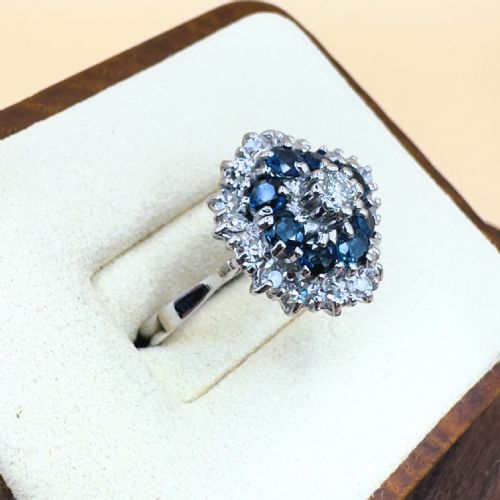 18CT WHITE GOLD DIAMOND 060CT AND SAPPHIRE CLUSTER RING - ADDITIONAL PHOTO 3