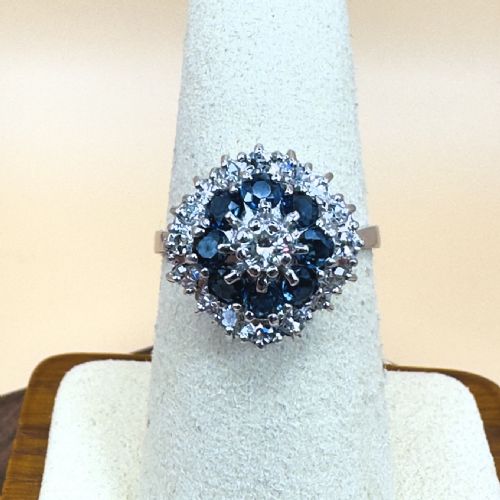 18CT WHITE GOLD DIAMOND 060CT AND SAPPHIRE CLUSTER RING - ADDITIONAL PHOTO 6