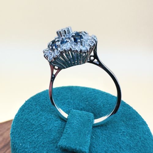 18CT WHITE GOLD DIAMOND 060CT AND SAPPHIRE CLUSTER RING - ADDITIONAL PHOTO 10