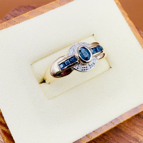 14CT GOLD DIAMOND AND PRINCESS AND OVAL CUT SAPPHIRE CLUSTER RING - ADDITIONAL PHOTO 2