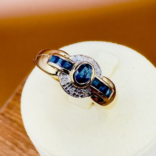 14CT GOLD DIAMOND AND PRINCESS AND OVAL CUT SAPPHIRE CLUSTER RING - ADDITIONAL PHOTO 12