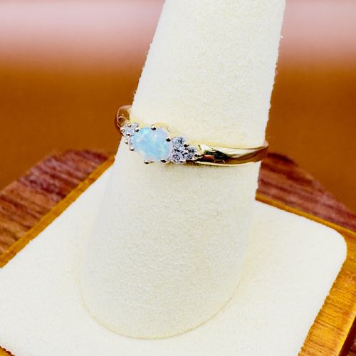 18CT GOLD OVAL CUT EAST TO WEST SET OPAL AND DIAMOND 012CT CLUSTER RING - ADDITIONAL PHOTO 5