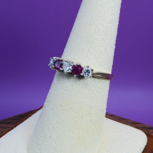 18CT GOLD FIVE STONE DIAMOND 025CT AND RUBY BAND RING - ADDITIONAL PHOTO 4