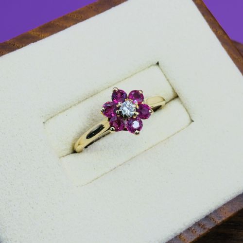 18CT GOLD DIAMOND AND RUBY DAISY CLUSTER RING - ADDITIONAL PHOTO 2