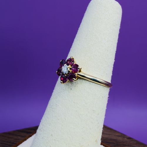 18CT GOLD DIAMOND AND RUBY DAISY CLUSTER RING - ADDITIONAL PHOTO 5