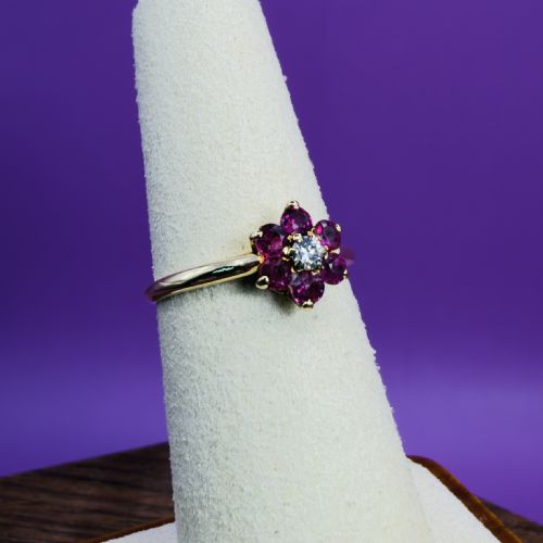 18CT GOLD DIAMOND AND RUBY DAISY CLUSTER RING - ADDITIONAL PHOTO 6