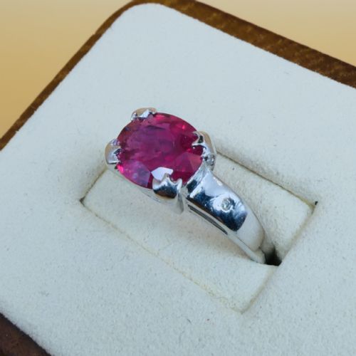 18CT WHITE GOLD OVAL CUT RUBY 300CT AND DIAMOND RING - ADDITIONAL PHOTO 2