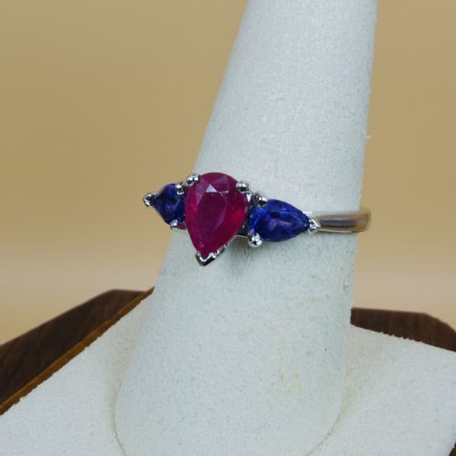 PLATINUM THREE STONE PEAR CUT RUBY AND AMETHYST DRESS RING - ADDITIONAL PHOTO 6