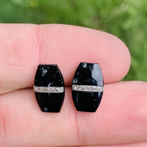 FRENCH ART DECO 18CT GOLD ONYX ROSE CUT DIAMOND IN PLATINUM STRIP STUD EARRING