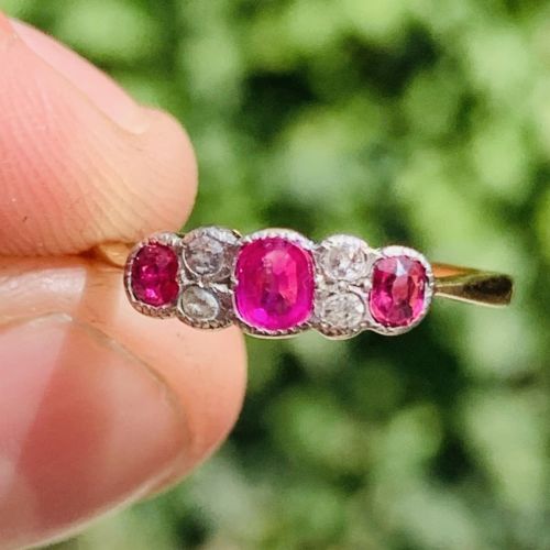18ct Gold/platinum Late Victorian Burmese Ruby & Old Cut Diamond Ring, C.1900