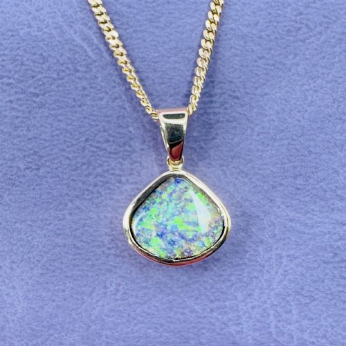 9ct Gold Unusual Shaped Boulder Black Opal Solitaire Pendant Necklace.