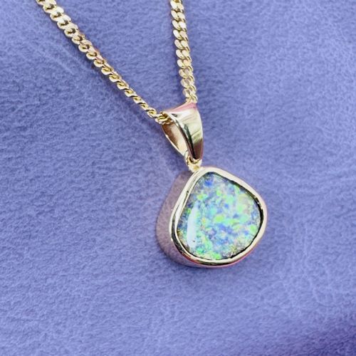 9ct Gold Unusual Shaped Boulder Black Opal Solitaire Pendant Necklace.