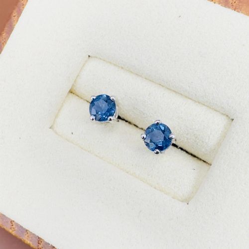 18ct White Gold Round Cut Sapphire (0.25ct) Stud Earrings